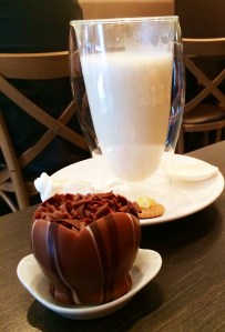 Hot Chocolate "Rose" - Lizzie's Wafels, Bruges